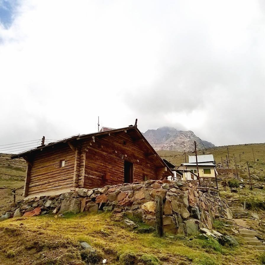 Refugio de montaña ,Mendoza 